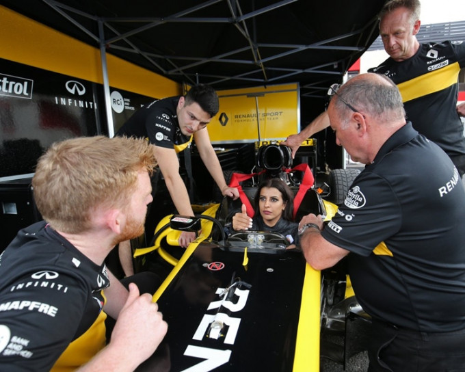 Aseel Al-Hamad參加了一級方程式法國大獎賽。Renault Sport F1 Twitter圖片