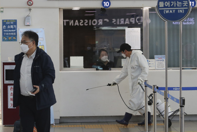 南韩再多78人确诊感染新型冠状病毒，累计个案增至9661宗。 AP图