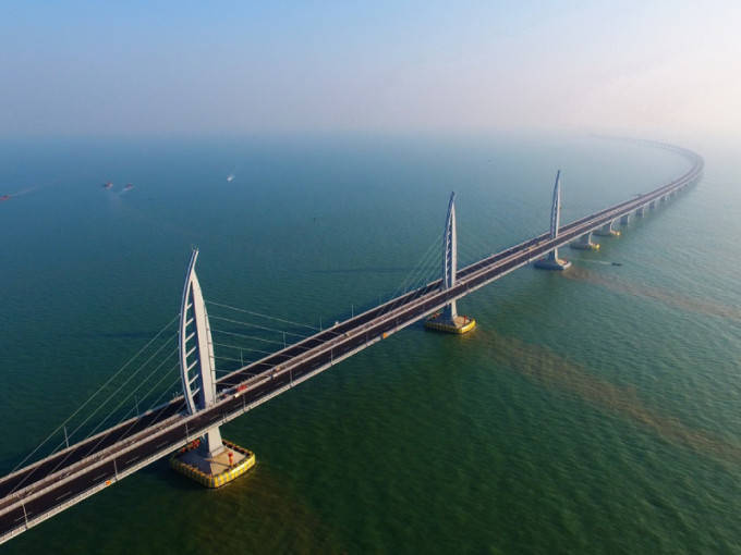廣東研究港珠澳大橋接通深圳。資料圖片