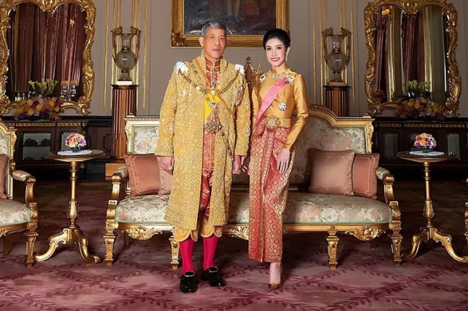 泰皇与贵妃诗妮娜。AP资料图片
