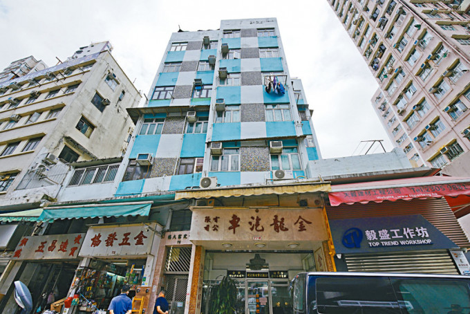 萬科香港定富街71至79號舊樓，落實本月30日舉行強拍。