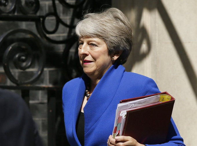 有人嘗試重新拿出前首相文翠珊去年底與歐盟達成的協議。AP