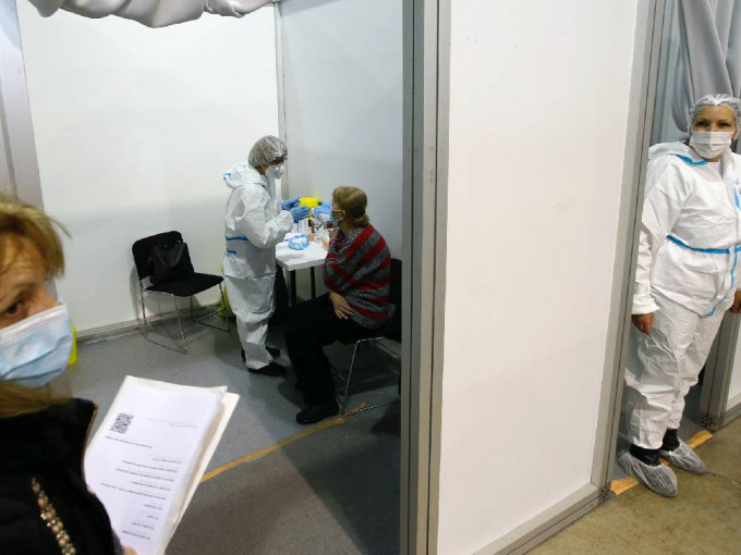 塞尔维亚周二开始接种第3剂新冠疫苗。网上图片