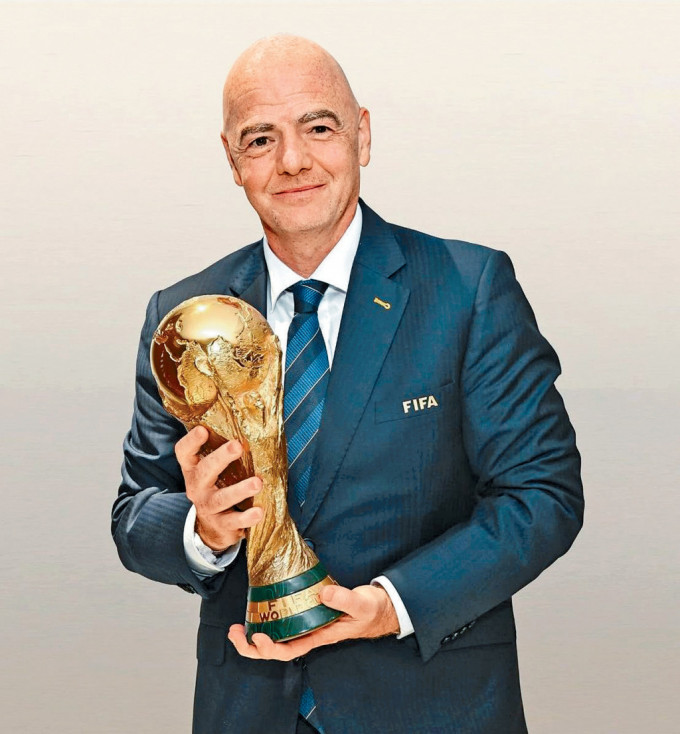 因凡蒂诺在个人社交媒体透露未来世杯主办国得主，其中2034将由沙特阿拉伯举办。