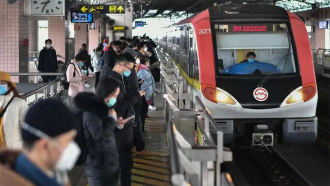 配合疫情防控，上海明起地铁13及14号线共6车站临时停运。