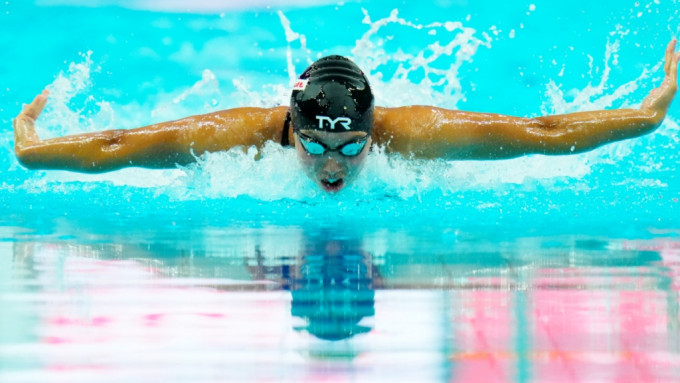 国际泳联禁12岁后变性泳手参与女子赛事。AP图片