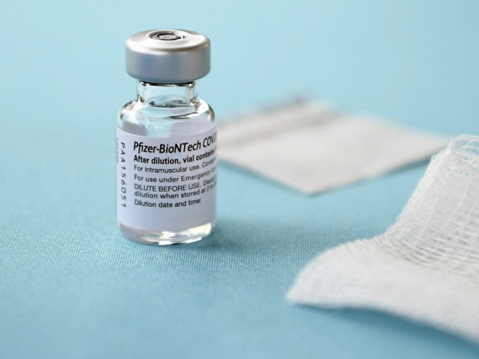 台灣當局批出復必泰疫苗的緊急使用授權。AP資料圖片