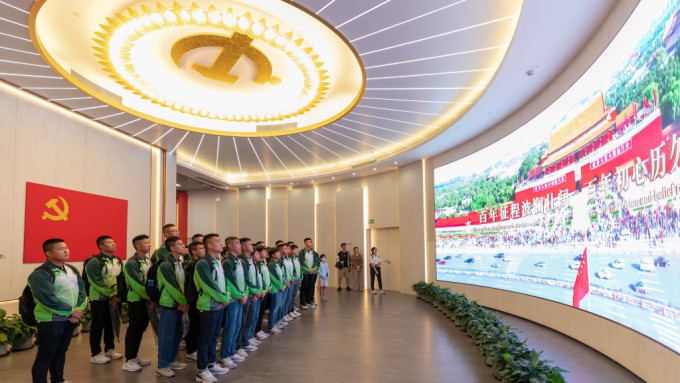海關80名新入職督察人員赴上海交流10日。香港海關
