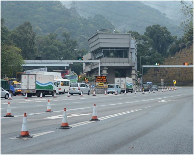 運輸署預計獅子山隧道往九龍方向的交通將於維修時段非常擠塞。
