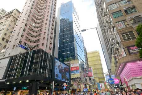 邓成波家族6040万沽银城广场高层全层。