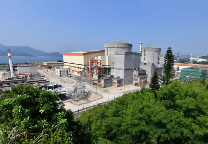 广东深圳的大亚湾核电基地两台机组。新华社图片