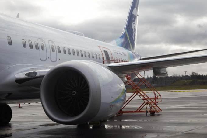 阿拉斯加航空證實，技術人員發現部份737 MAX 9飛機艙門區域出現「硬件鬆動」的情況。路透社