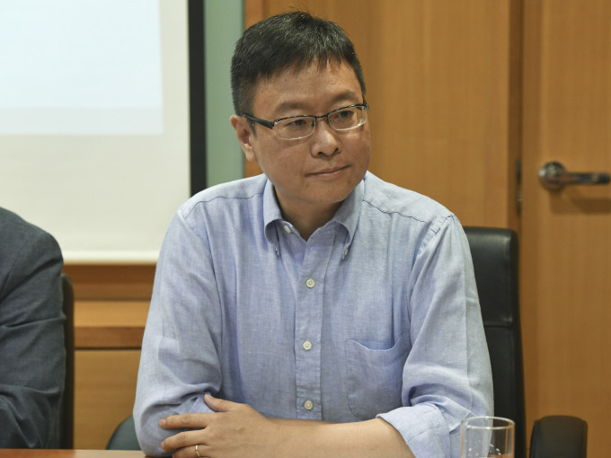 陳家洛指，現行法例對於押後選舉的彈性很低。