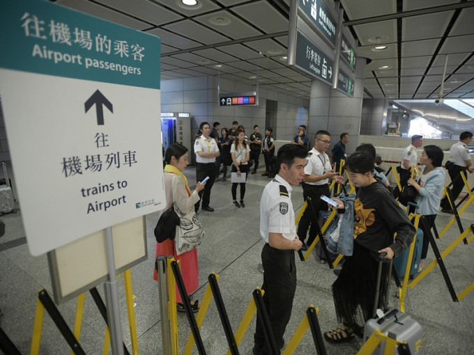 由下午1時起至尾班車，機場快綫只提供香港站至機場站來回服務。資料圖片