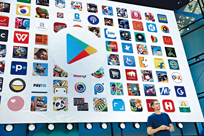 Google Play產品管理副總裁Sameer Samat在開發者大會上發言。