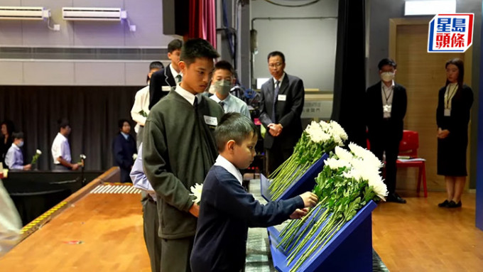 由教育局主辦的南京大屠殺悼念活動，有逾400名中小學師生出席。 網上圖片