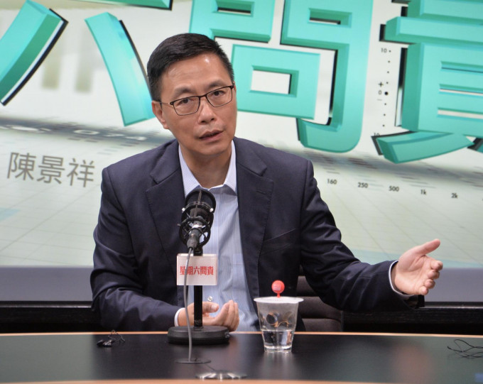教育部長指港府有責任推行國教，楊潤雄會考慮對方意見。