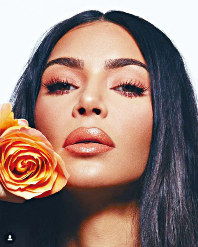 Kim 2月入纸跟Kanye离婚，昨日更宣布8月起暂停运作自家化妆品牌。