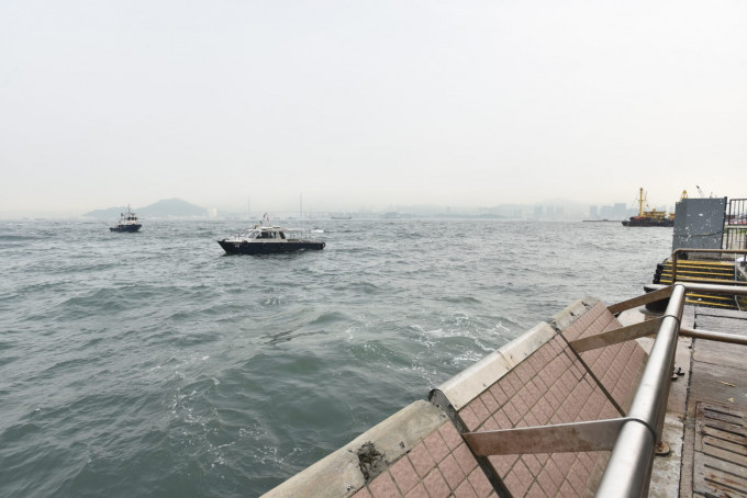 西環港島西廢物轉運站對開海面發現浮屍。 資料圖片