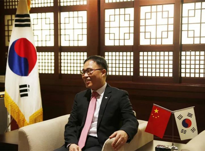 南韩外交部发言人崔泳杉表示，中国不再要求南韩人入境时接受肛门拭子检测。网图