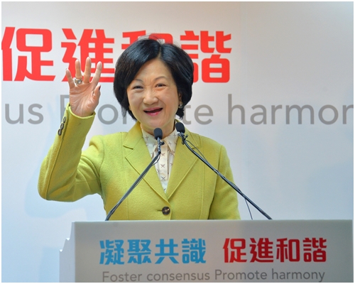 葉劉淑儀指，現行行政長官選舉制度下，提名是記名的。