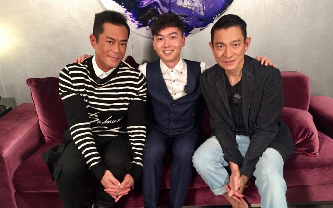 刘德华、古天乐两大男神接受香港开电视专访。　