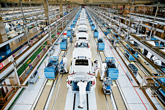 中汽协提到，内地汽车产业2023年产销可望达3000万辆左右。