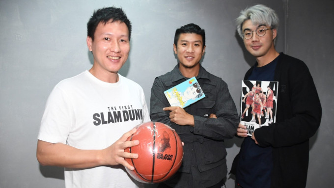 籃球教練劉嘉豪(左起)、攝影師Jason及拍檔阿聰都是籃球發燒友。 本報記者攝