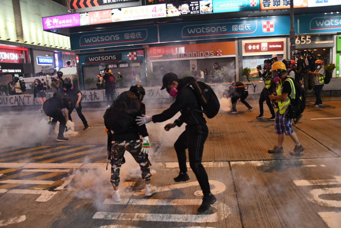 九龙昨日爆发激烈冲突。资料图片