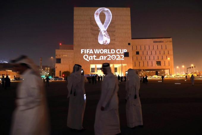 今年世界杯料可为卡塔尔带来四十九亿美元收入，但在千亿基建面前只是「豆零」。网上图片