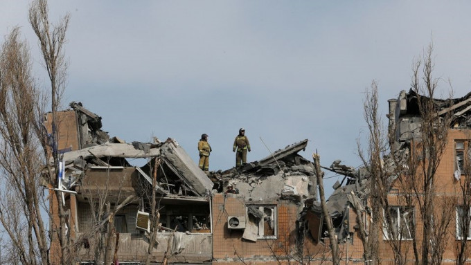 乌东地区不少建筑物受到破坏。美联社图片