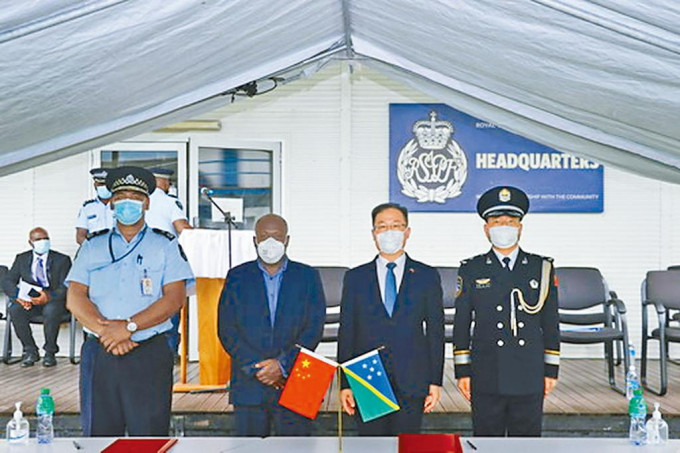 中所兩國上月底舉行警用裝備交接儀式。