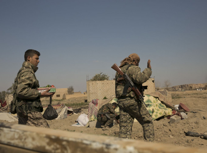 庫爾德族部隊敍利亞民主軍繼續向伊斯蘭國在敍利亞東部的最後據點發動攻勢。AP