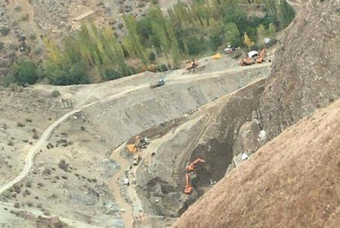 阿富汗一个金矿发生夺命意外，造成至少四十人死亡、逾十人受伤。（网图）