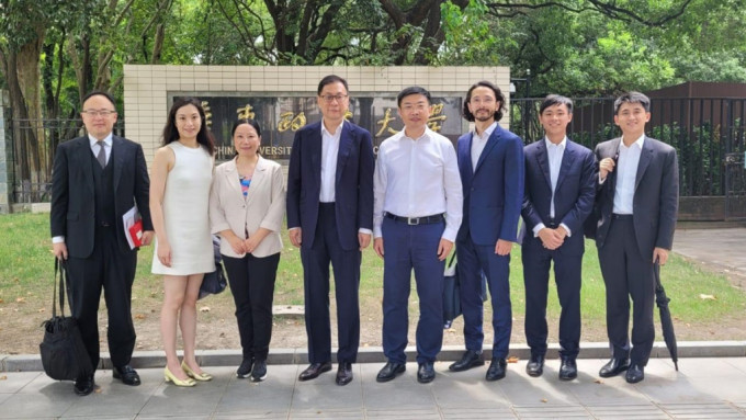 律师公会与华东政法大学签订《合作意向书》9月开办首个全英语普通法课程，培训上海涉外法律人才。