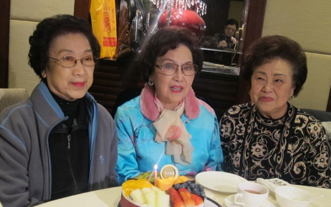 任冰兒、李香琴與譚倩紅為「九大姐」金蘭姊妹。