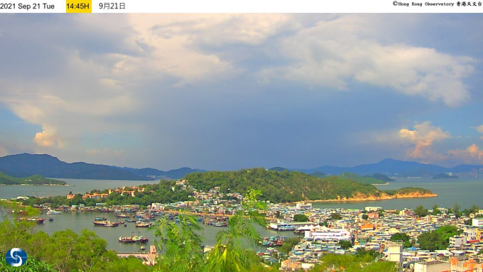 长洲自动气象站网上摄影机望向北面拍摄的天气照片。天文台