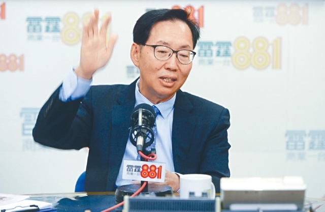 泛民议员致函给陈健波。资料图片