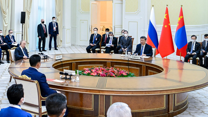 习近平出席中俄蒙元首第六次会晤。新华社