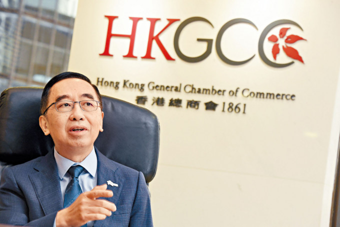 香港總商會總裁梁兆基相信，未來難望重返零息年代。