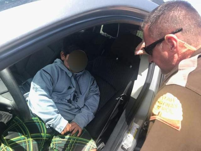 美五歲童偷偷開走父親汽車，被警員攔截，他聲稱要去買林寶堅尼。(網圖)