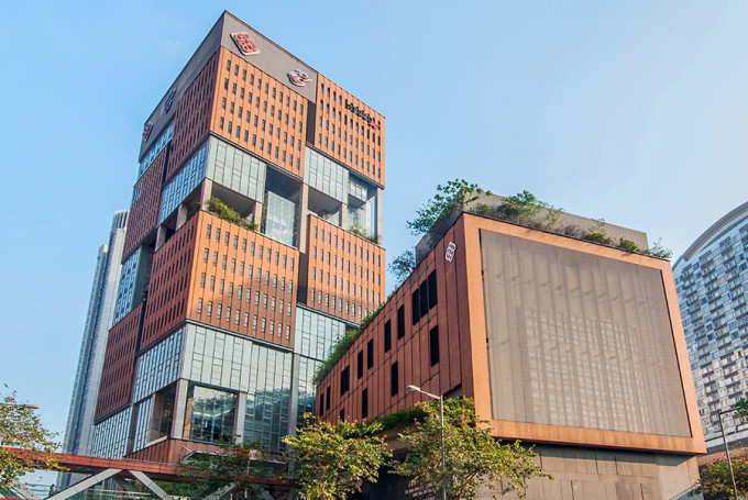 香港理工大學香港專上學院成立於2001年。