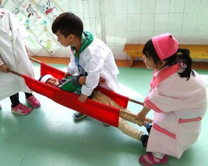 台湾有家长投诉角色扮演游戏令女儿下体受伤。示意图，非涉事儿童