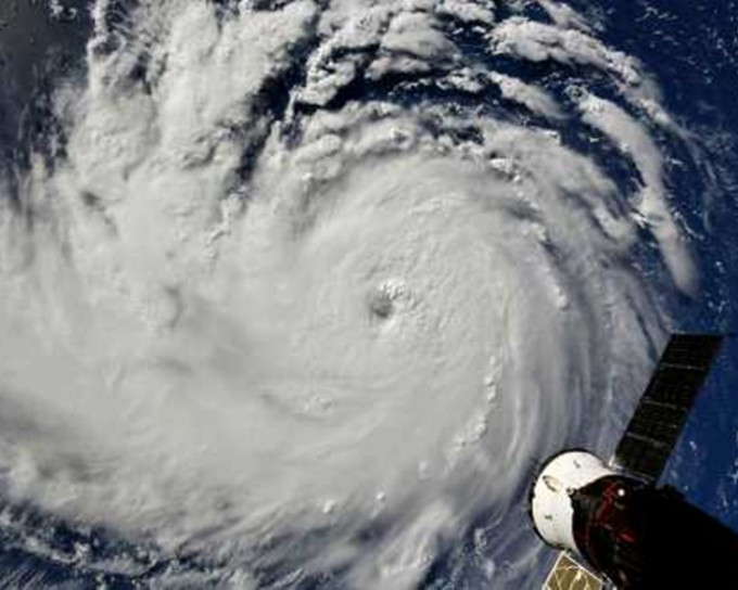 美国首都华盛顿受威力强大的飓风佛罗伦斯吹袭。AP