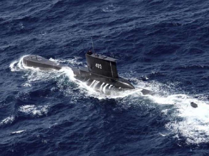 美國軍方指康涅狄格號上月在南海是撞到海底山受損。 （美聯社）
