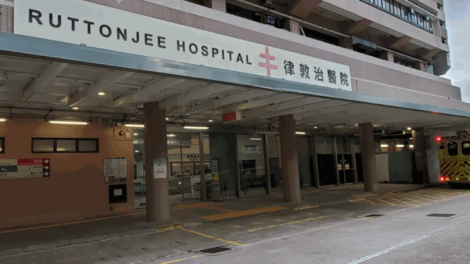 5名傷者送往律敦治醫院治理。