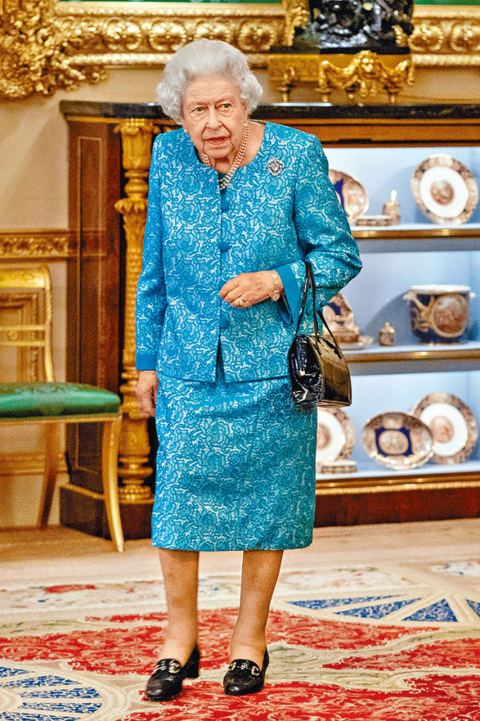 英女皇周二在溫莎堡出席全球投資峰會。