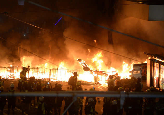 前年8月31日，多区爆发冲突。资料图片