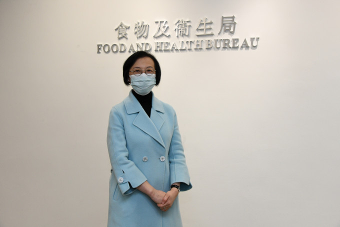 食衞局局长陈肇始否认港府抗疫措施反应慢，又指长远将循三方面部署应对新疫症。