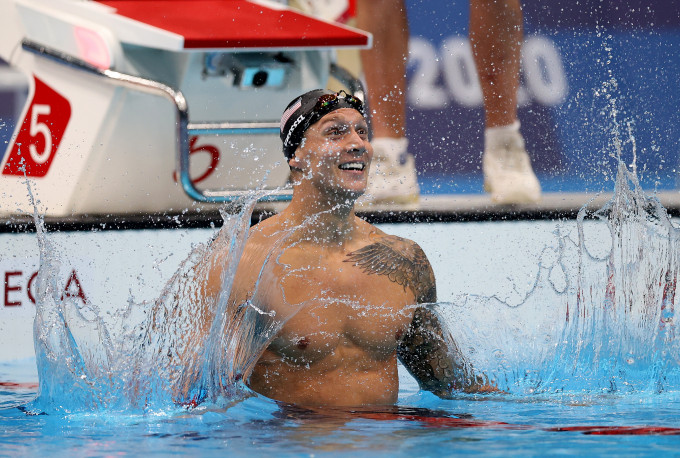 积素夺男子50米自由泳金牌。网上图片